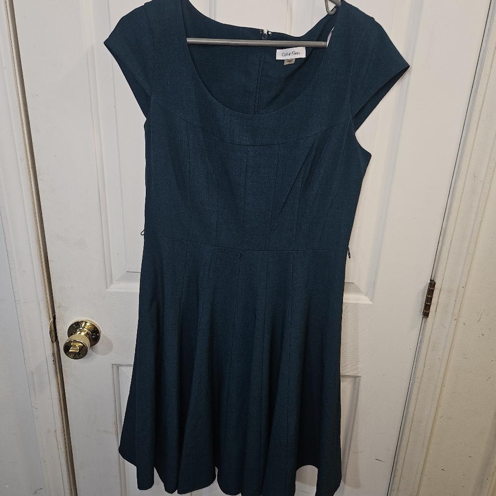 Calvin Klein Cap Sleeve Fitt and Flare Dress Size 10 Forest Green Spring Easter